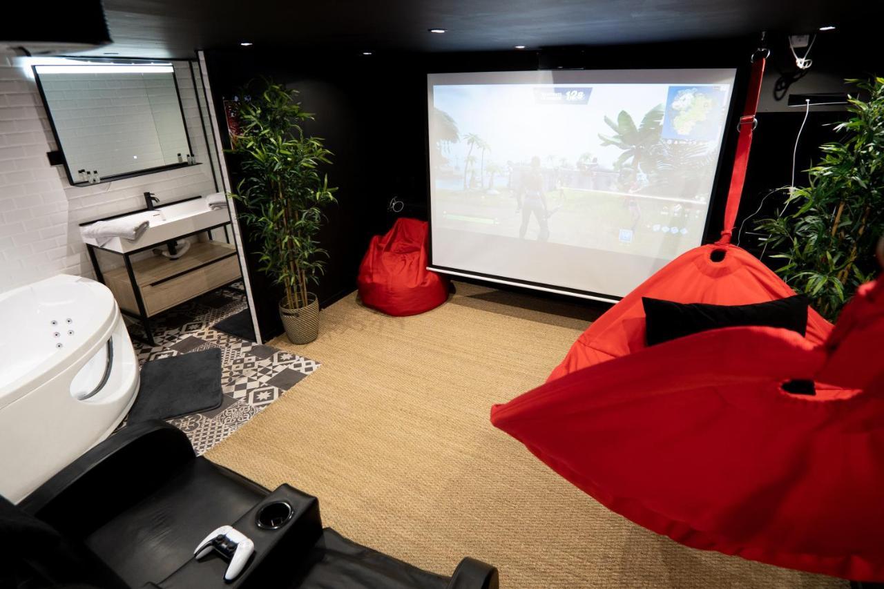 Capsule Cinema - Balneo Home Cinema Playstation 5 ヴァランシエンヌ エクステリア 写真