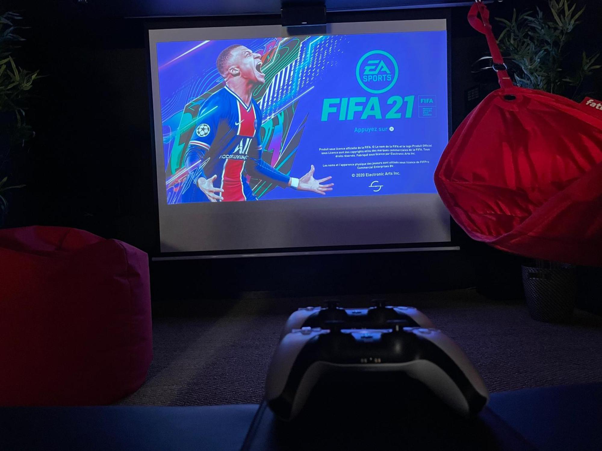 Capsule Cinema - Balneo Home Cinema Playstation 5 ヴァランシエンヌ エクステリア 写真